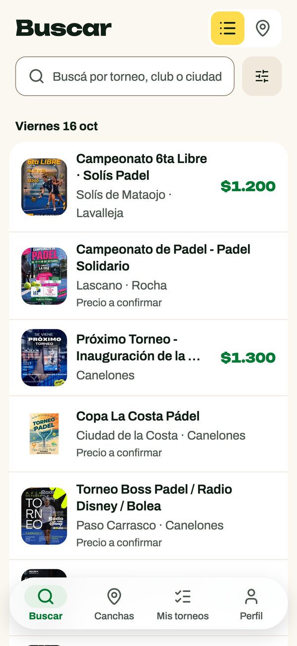 Pantalla Buscar de la app: los próximos torneos agrupados por día, con la placa de cada uno y su precio.